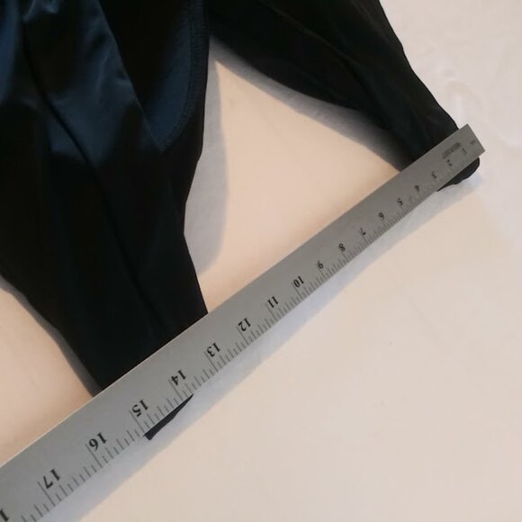 Time and True women's size 2X (20W-22W) black swimsuit - Picture 8 of 12